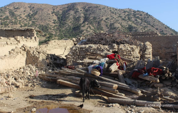 Hinterlassene Ruinen eines Erdbebens in Afghanistan.
