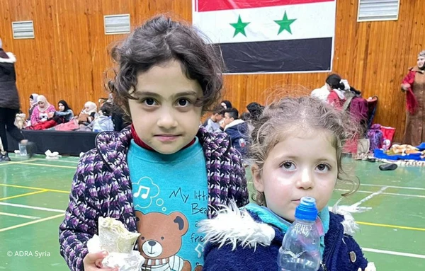 Beschreibung: Notunterkünfte in Schulen nach Erdbeben in der Türkei und Syrien im Jahr 2023