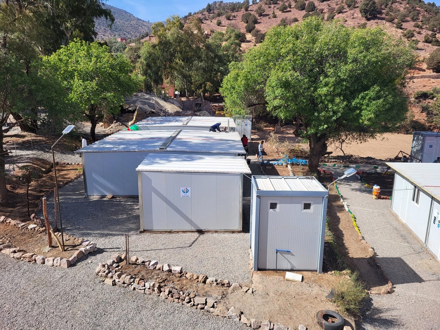 Nach Beben 2023 baut ADRA mit Partnern winterfeste Notunterkünfte für Betroffene im marokkanischen Atlas-Gebirge