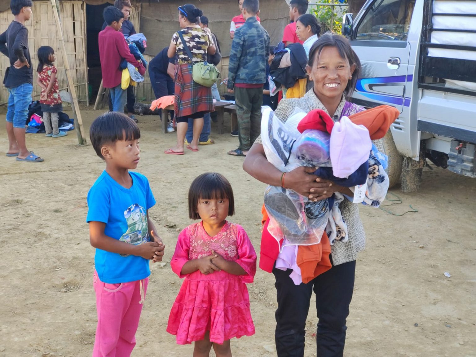 ADRA Indien unterstützt 4.000 Geflüchtete in Manipur und Mizoram mit Nahrung, Hygieneartikeln, Infos zu Rechten und Hilfe