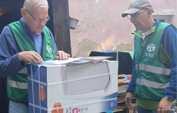 DRA-Helfer verteilen Trockner an von Hochwasser betroffene Familien in Mittel- und Osteuropa. Die Geräte sollen helfen, die durchnässten Wohnräume und Habseligkeiten der Betroffenen wieder nutzbar zu machen