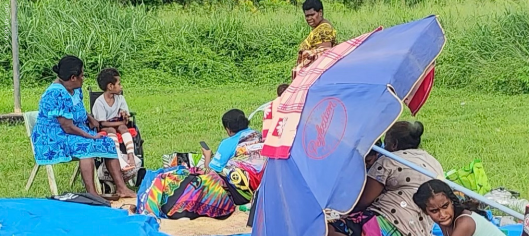 Familien, die durch das Erdbeben obdachlos wurden, schlafen im Freien. Auch aus Angst vor Nachbeben. (Foto: ADRA Vanuatu)