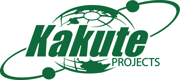 Logo der Organisation „KAKUTE Projects“: Grüner Schriftzug vor stilisierter Weltkugel mit Symbolen für globale Vernetzung und Nachhaltigkeit