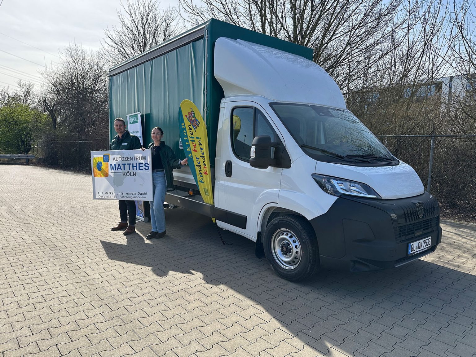 Der neue Transporter bietet eine große Ladefläche. (Foto: ADRA Deutschland e.V.)