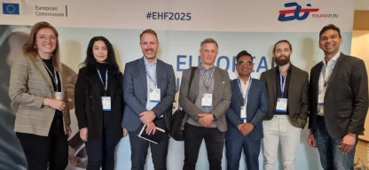 Bianca Belger und Carina Rolly von ADRA Deutschland auf dem European Humanitarian Forum 2025 in Brüssel