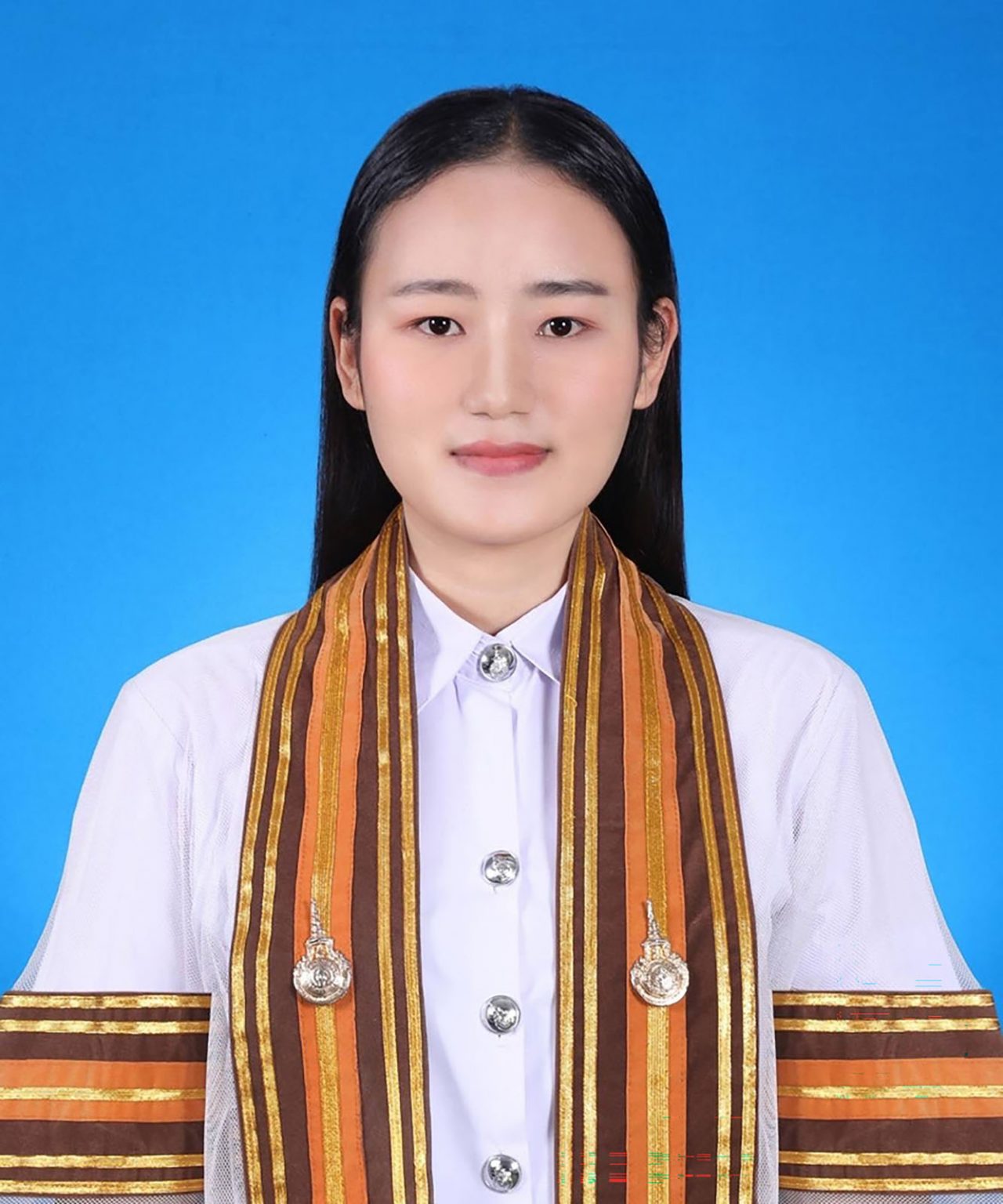 Tida hat über das Schutzprogramm eine Schulbildung nutzen und auch studieren können. (Foto: ADRA Thailand)