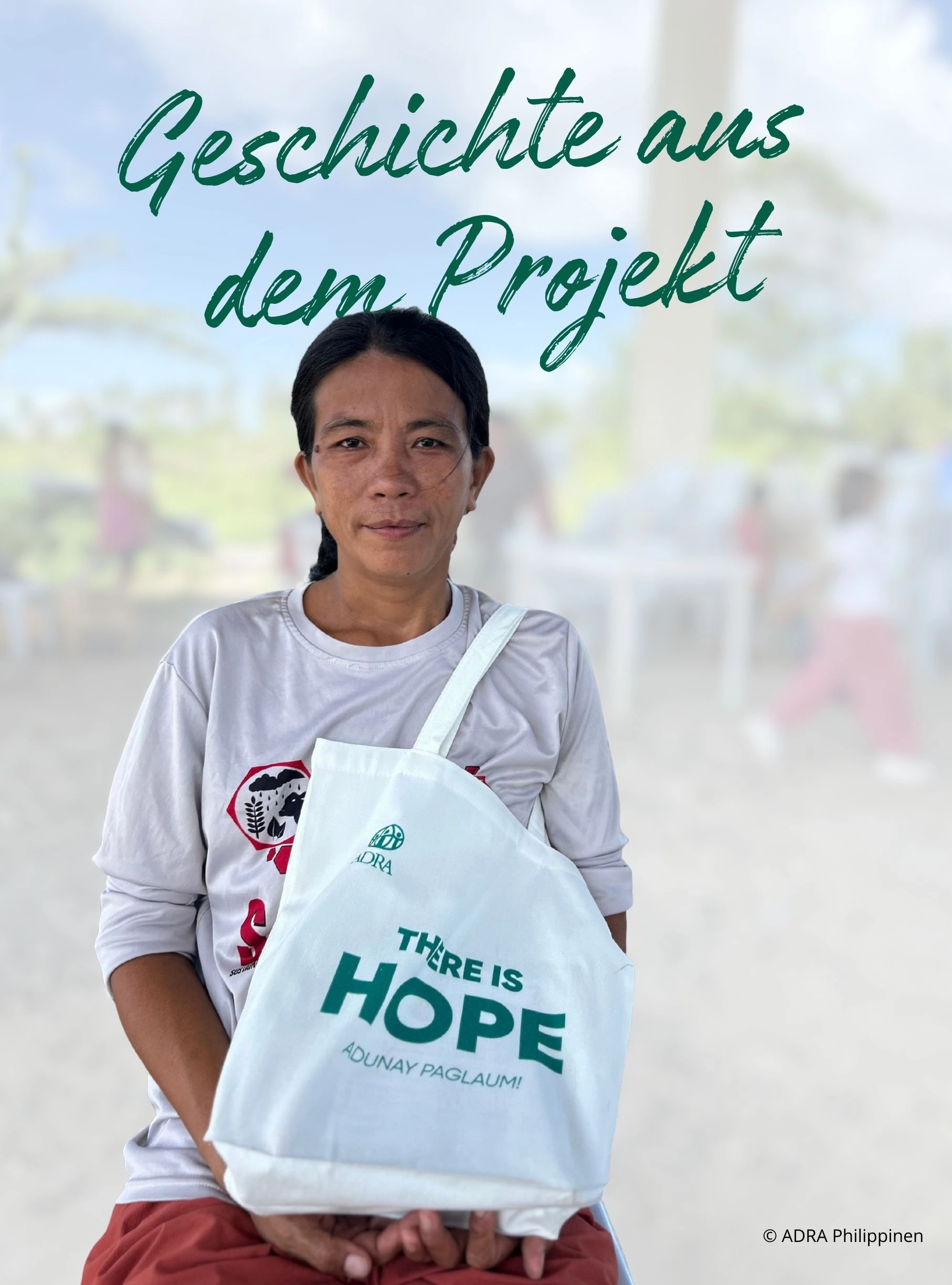 Hilfspaket von ADRA für eine Frau auf den Philippinen