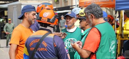 ADRA-Einsatzkräfte koordinieren gemeinsam mit dem Katastrophenschutz die Nothilfe nach den schweren Erdbeben in Venezuela