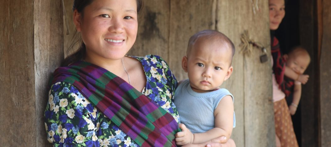 Durch die Schulung von Kleinbauern verbessert ADRA in Laos die Ernährungslage und sorgt so für einen gesunden Start ins Leben für Kinder.