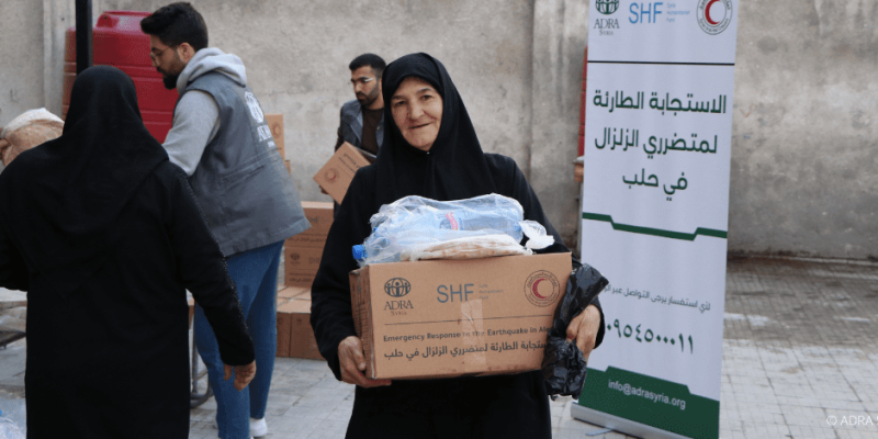 Erdbebenbetroffene aus Syrien erhalten Hilfsgüter von ADRA