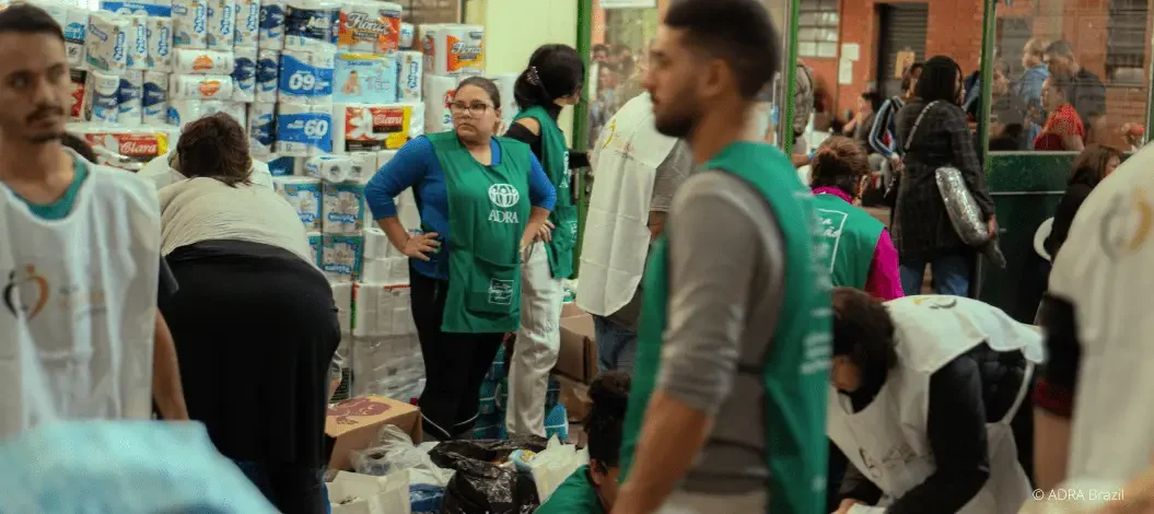 ADRA leistet schnelle Hilfe nach der Flutkatastrophe in Brasilien und verteilt Hilfsgüter an die betroffenen Menschen