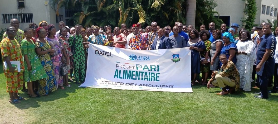 Gruppenfoto zur Auftaktveranstaltung des Projekts PARI ALIMENTAIRE in Togo mit ADRA und OADEL.